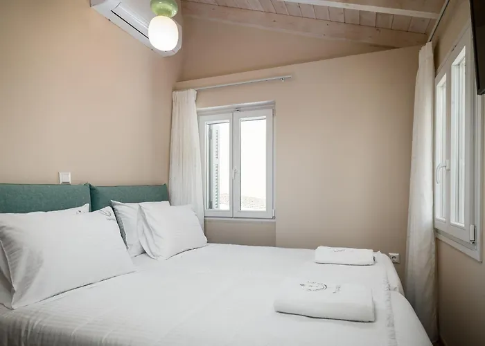 Navigator Luxury Town House Дом отдыха